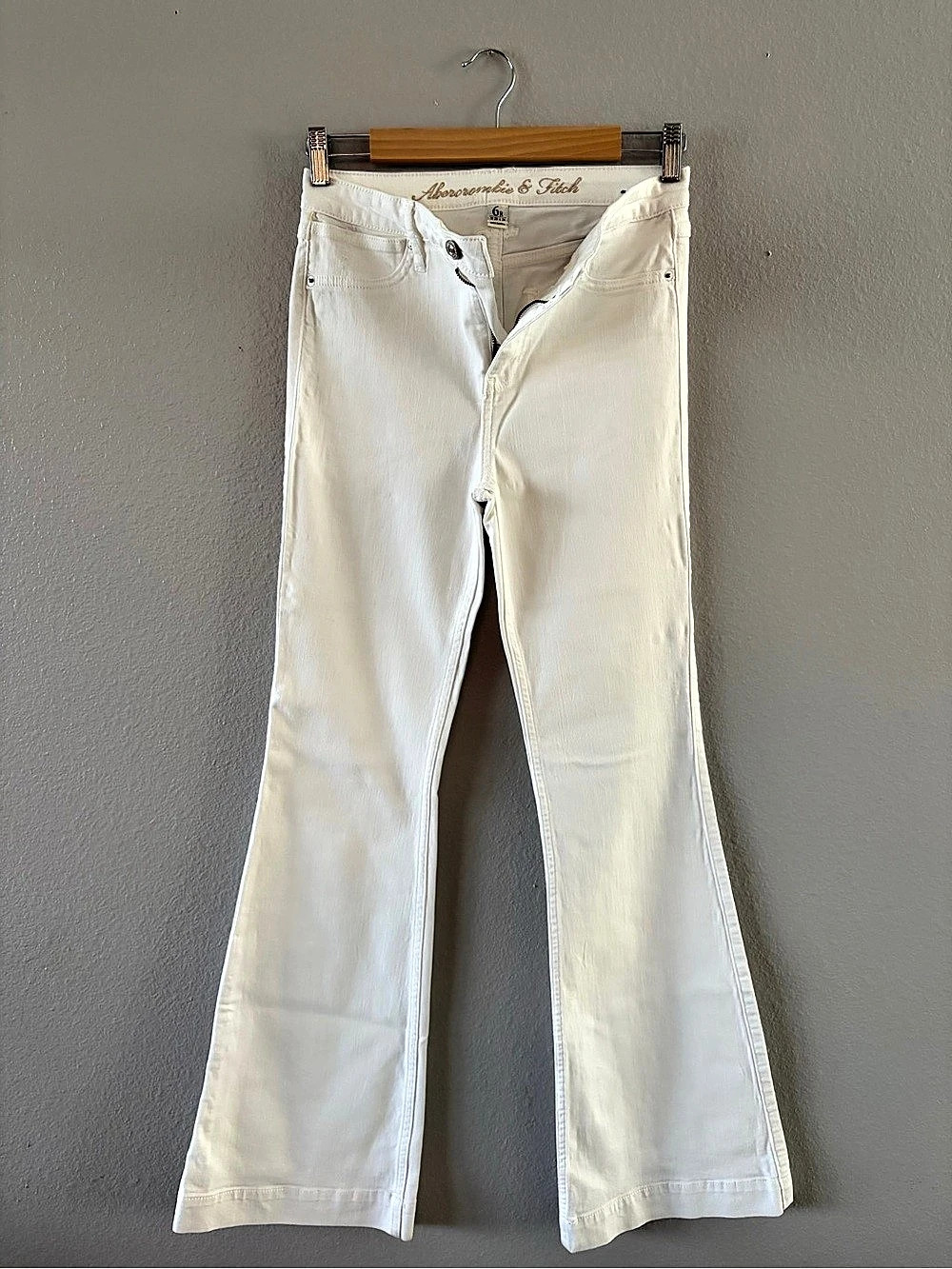 Abercrombie & Fitch Women's Flare Jeans in White